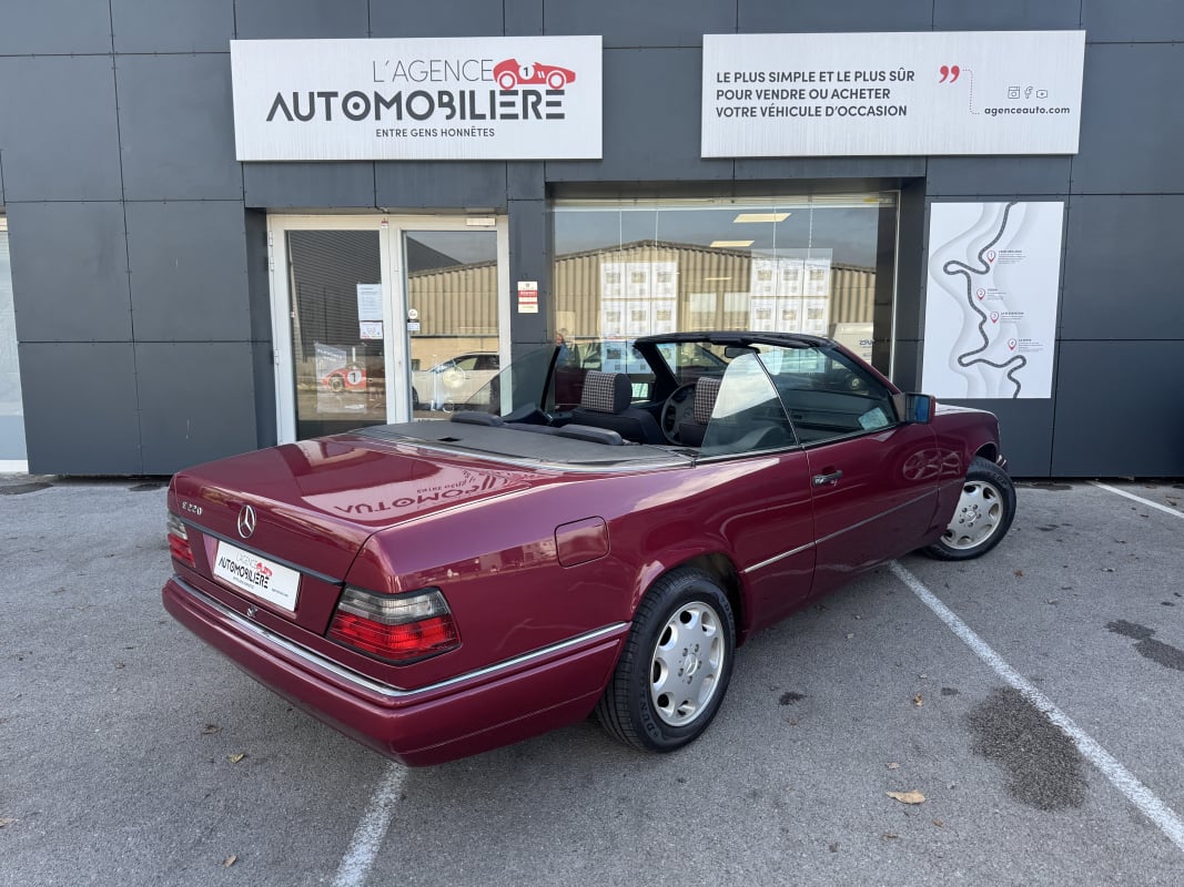 Mercedes-Benz Classe E 220 Cabriolet W124 française restauré BVM — 2