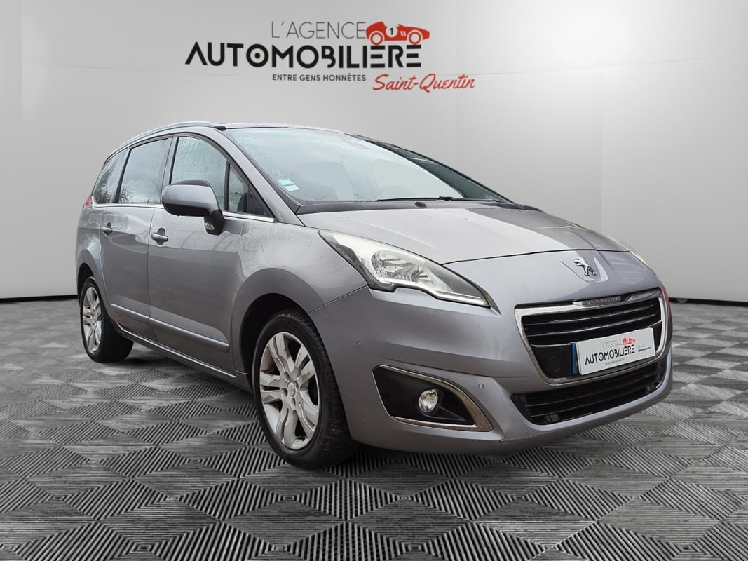 Peugeot 5008 1.6 HDI 115 FAP ALLURE 7 Places - Full entretien - Attelage — 1