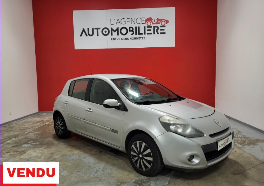 Renault Clio CLIO III 1.2 75 TOMTOM GPS + REGULATEUR + CLIMATISATION (MOTEUR CHANGÉ) — 1