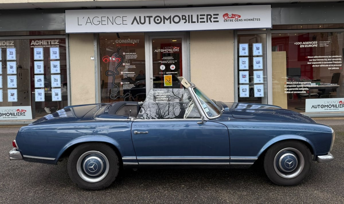 Mercedes-Benz 230 SL PAGODE VEHICULE FRANCAIS, SUIVI RIGOUREUX — 22