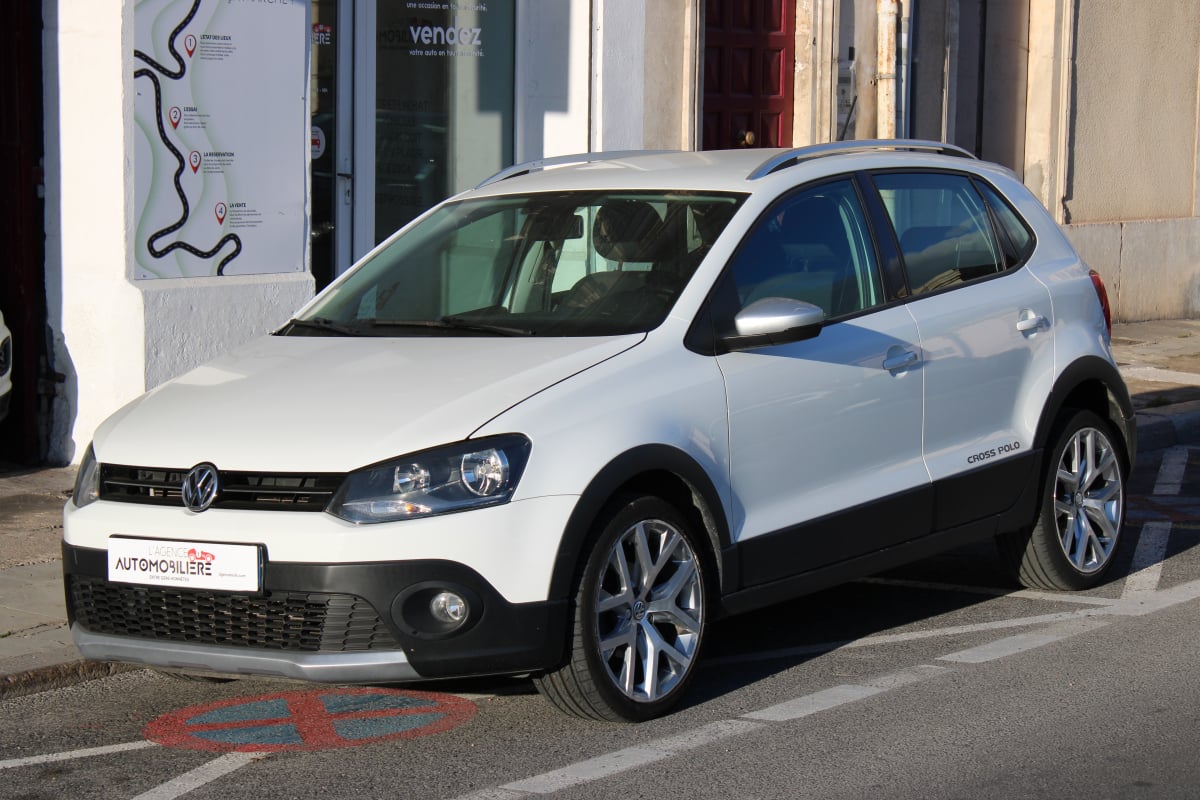 Volkswagen Polo CROSS - 1.4 TDI 90 BLUEMOTION TECHNOLOGY ( Distribution changée, Radar Arr, GPS ... ) — 1