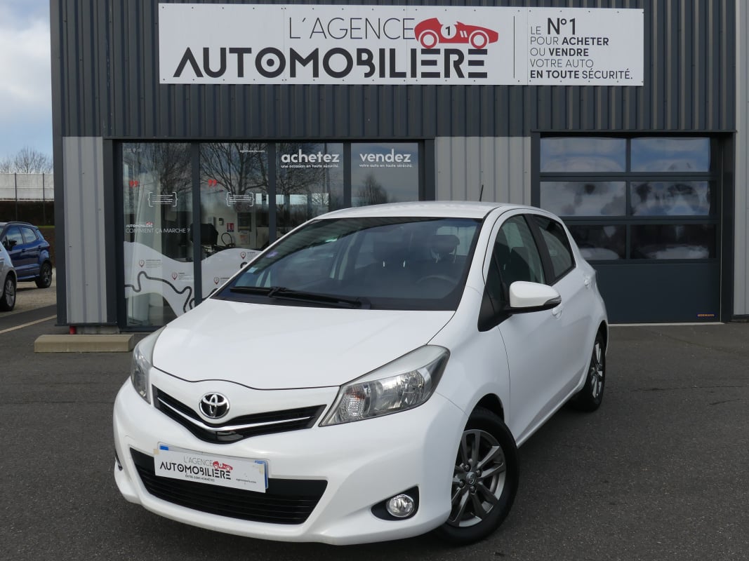 Toyota Yaris VVTI 100 DYNAMIC — 1