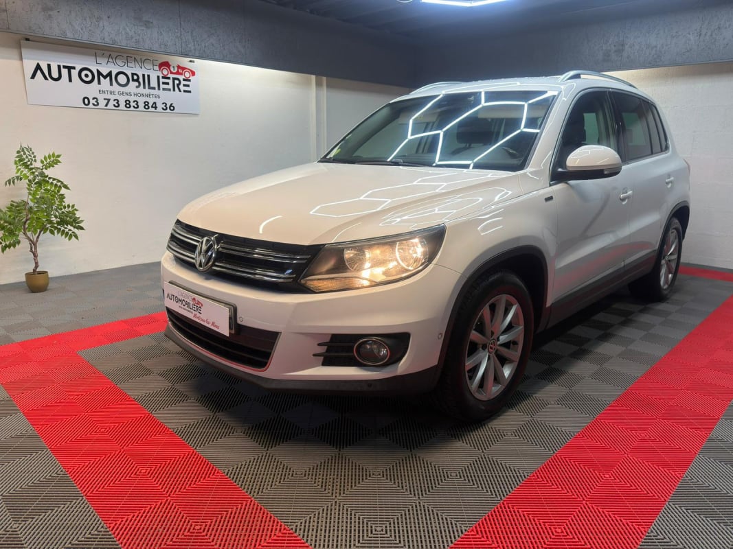 Volkswagen Tiguan 2.0 TDI 140 CV LOUNGE bluemotion — 1