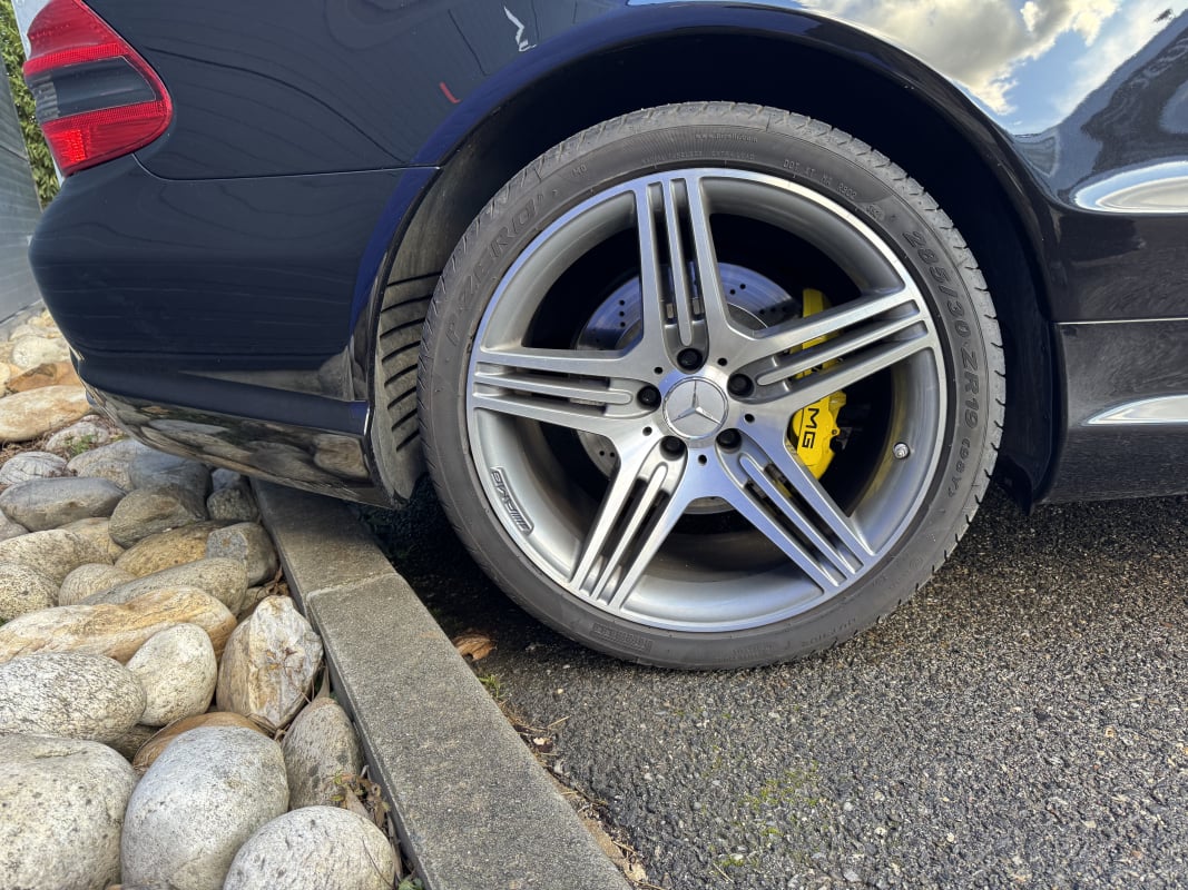 Mercedes-Benz SL 63 AMG 525 — 39