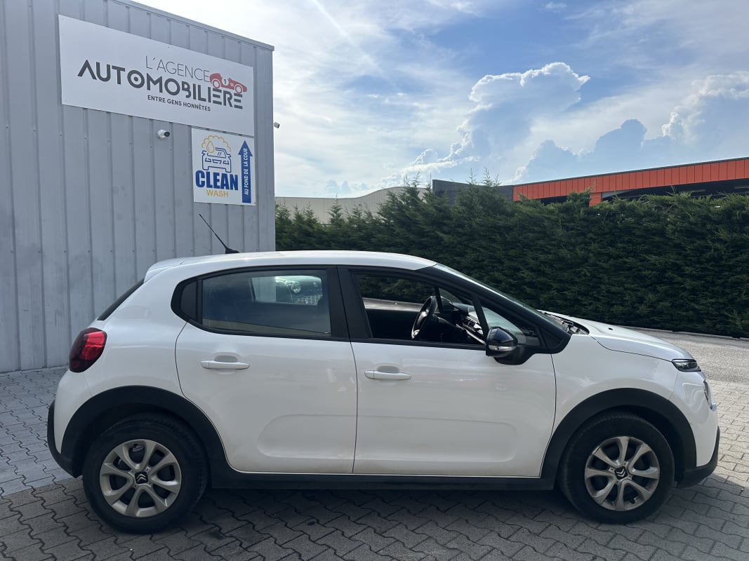 Citroen C3 1.5L BLUEHDI 100 CV shine PHASE 2 premiere main — 2