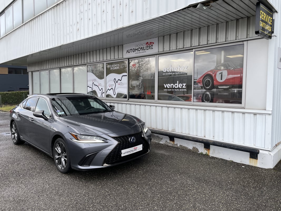 Lexus ES ES300h 2.5 VVT-i 218 CV Hybrid E-CVT - Garantie 12 Mois