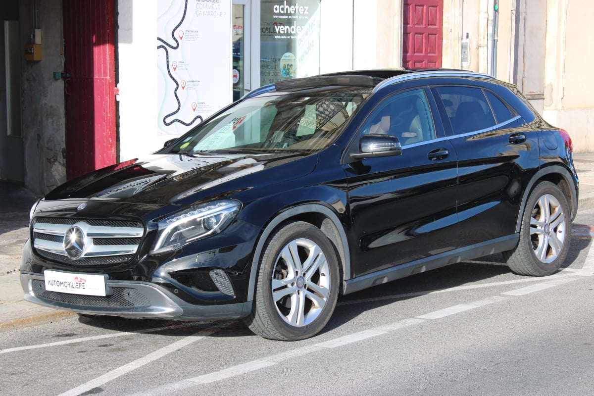 Mercedes-Benz Classe GLA 2.2 200 CDI 135 SENSATION 7G-DCT BVA ( Toit ouvrant, Sièges chauffants, Caméra de recul ... )