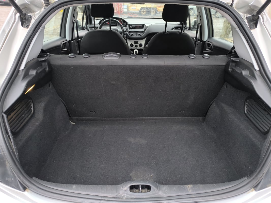 Peugeot 208 1.2 PURETECH 68 LIKE 5P — 28