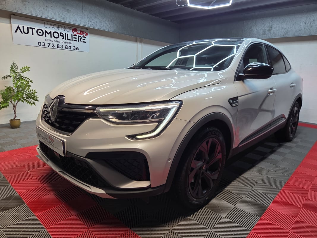 Renault Arkana 1.6 E-TECH 145 RS LINE — 1