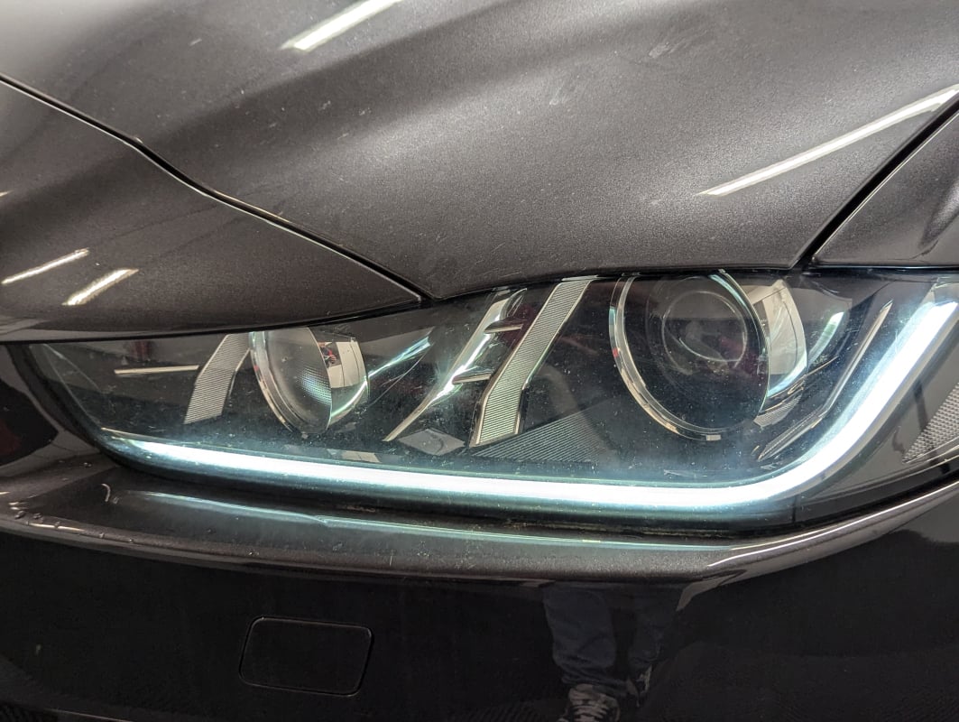 Jaguar XE 2.0D 180 R-SPORT AUTO + TOIT OUVRANT — 36