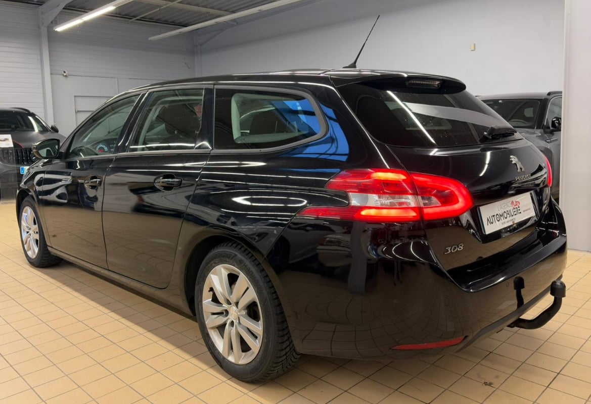 Peugeot 308 SW II (2) 1.5 BLUEHDI 130 S&S ACTIVE BUSINESS EAT8 — 2