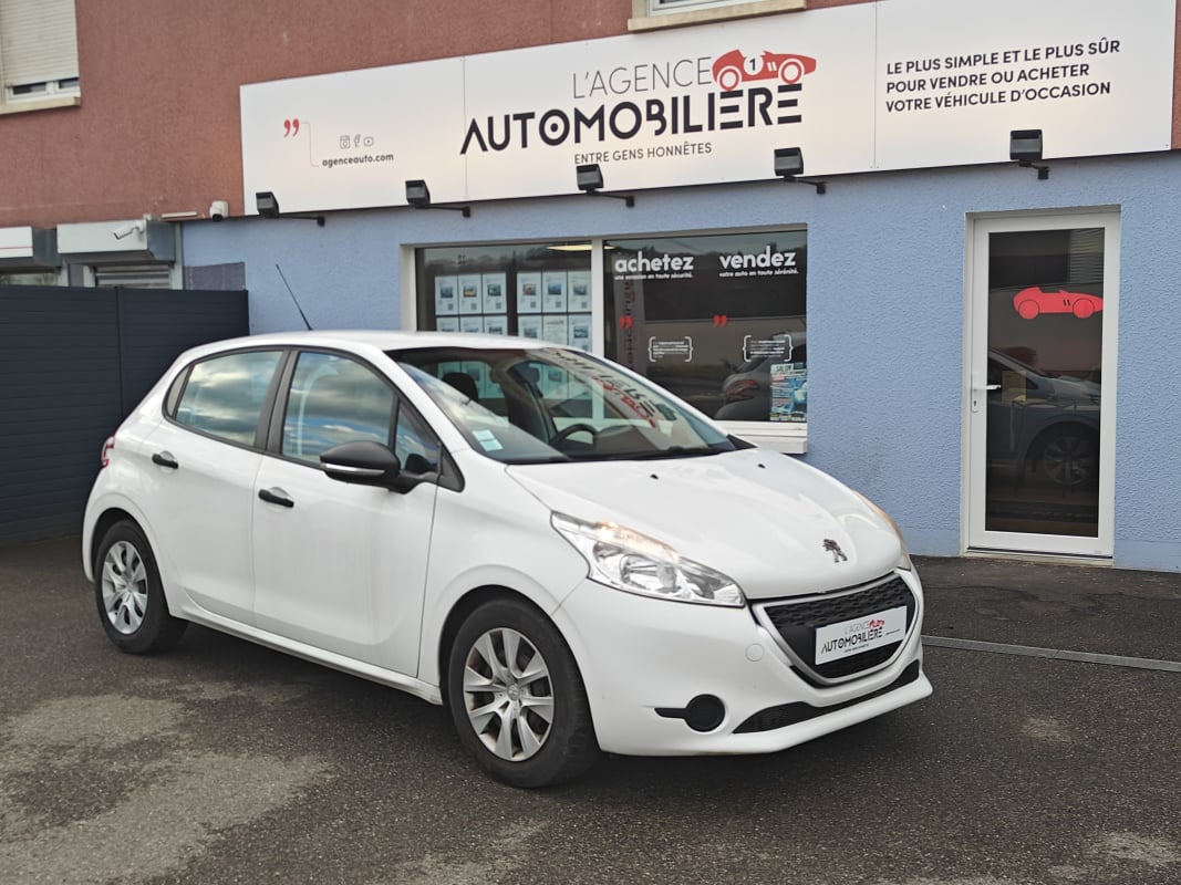 Peugeot 208 Business 1.4 HDi FAP Active 2ÈME MAIN — 1