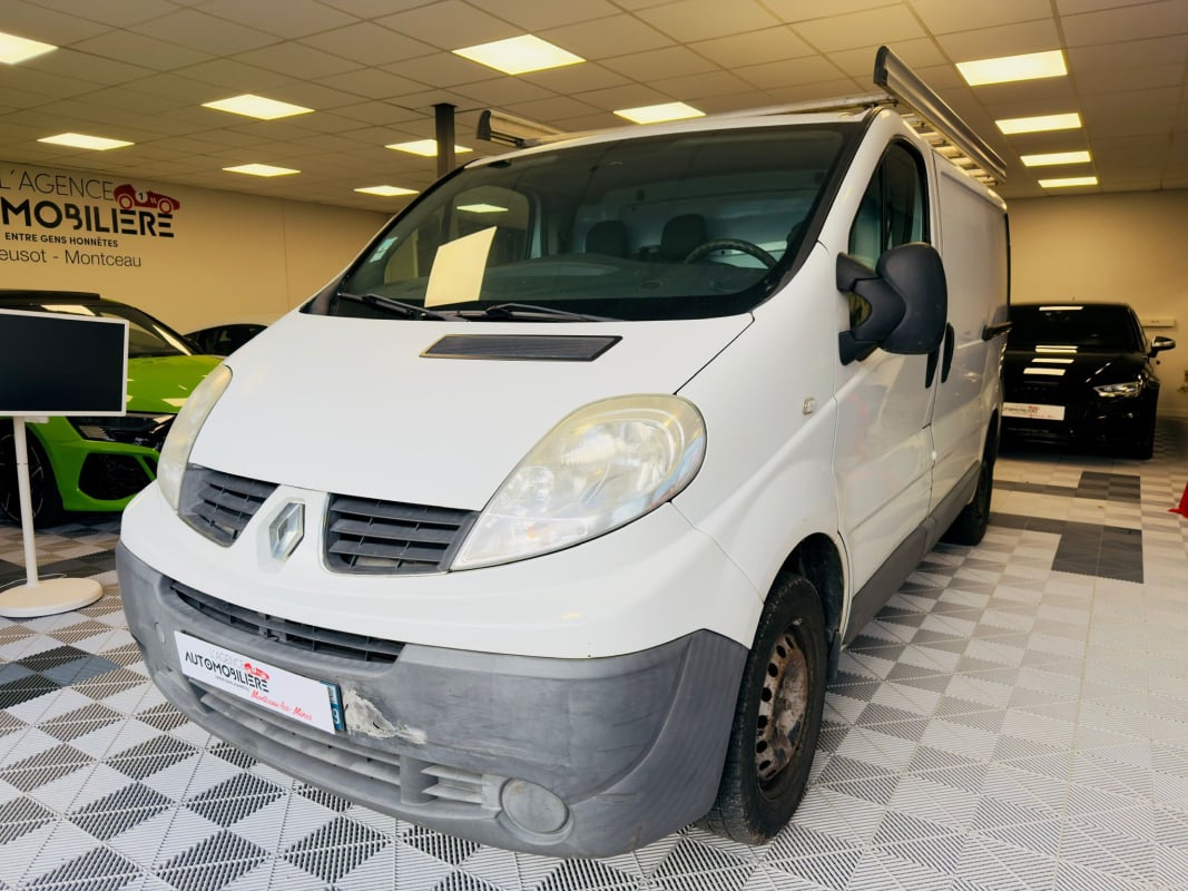 Renault Trafic 2.0 dCi 115ch Automatique Fourgon L1H1 — 1