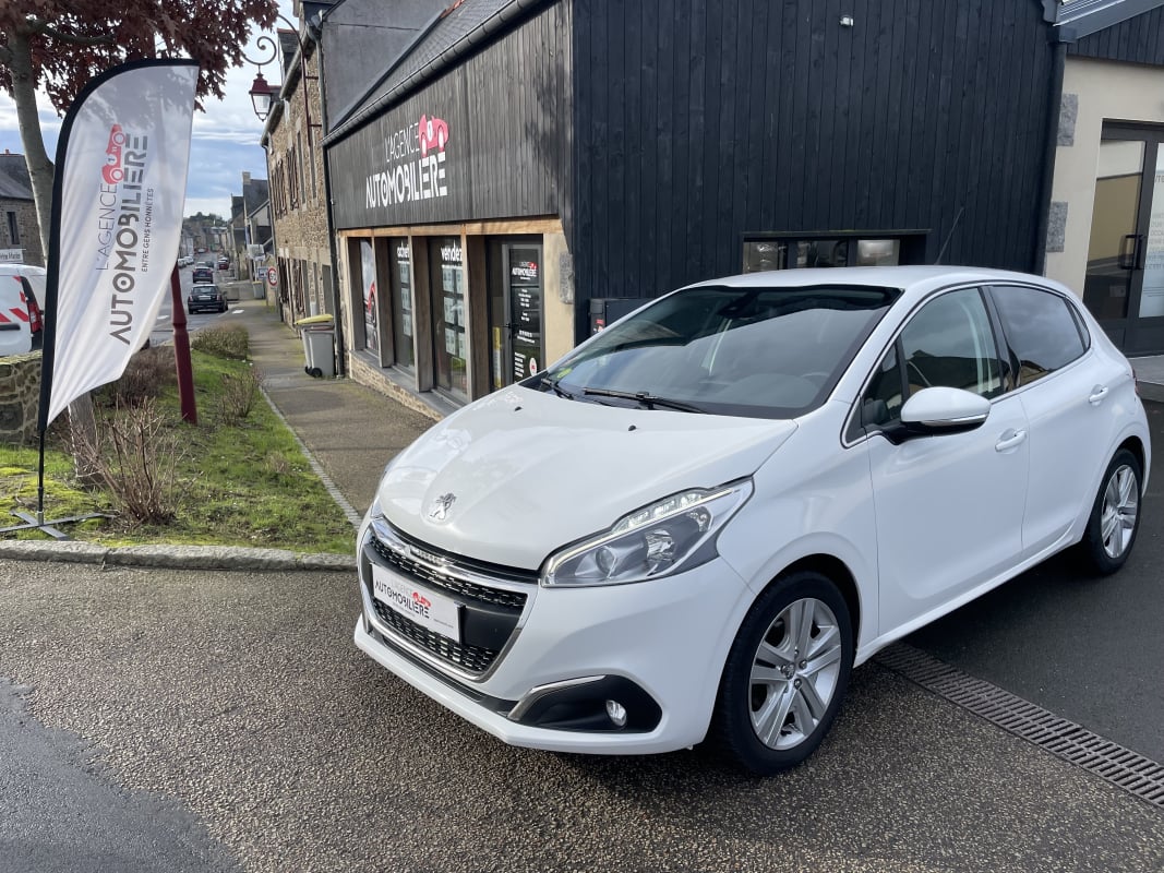 Peugeot 208 1.5 BLUEHDI 100 CH ALLURE BUSINESS — 1