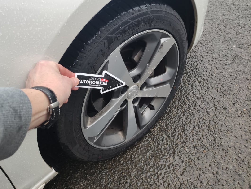 Peugeot 308 1.5 BlueHdi 130ch EAT6 GT Line (Garantie 6 mois) — 31