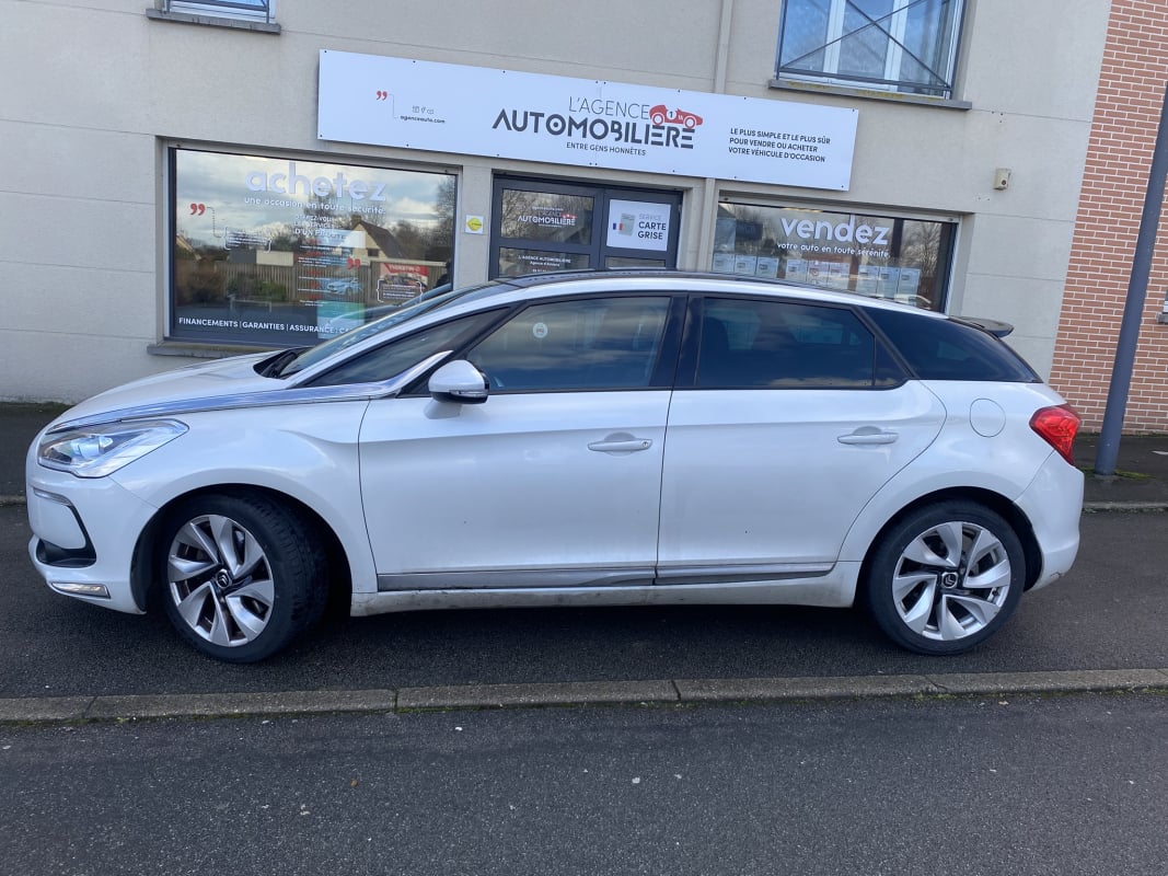Citroen DS5 HDI 160 SPORT CHIC Garantie 12 Mois — 2