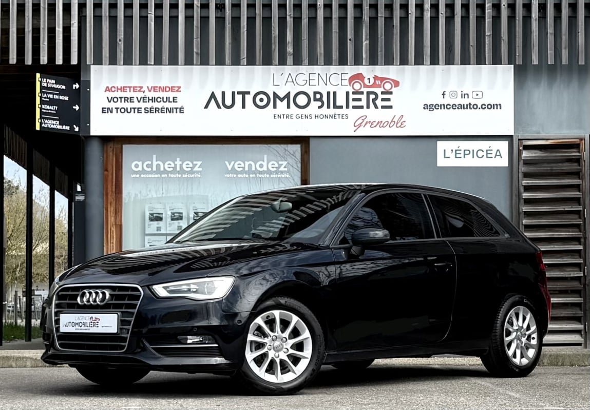 Audi A3 1.2 TFSI 105ch Ambiente / Sièges chauffants - Radars & Park Assist — 1