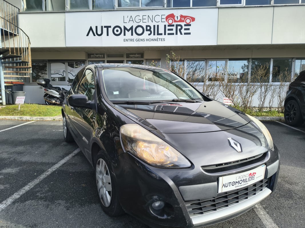 Renault Clio III 3 Portes Phase 2 1.5 dCi eco2 75 cv — 1