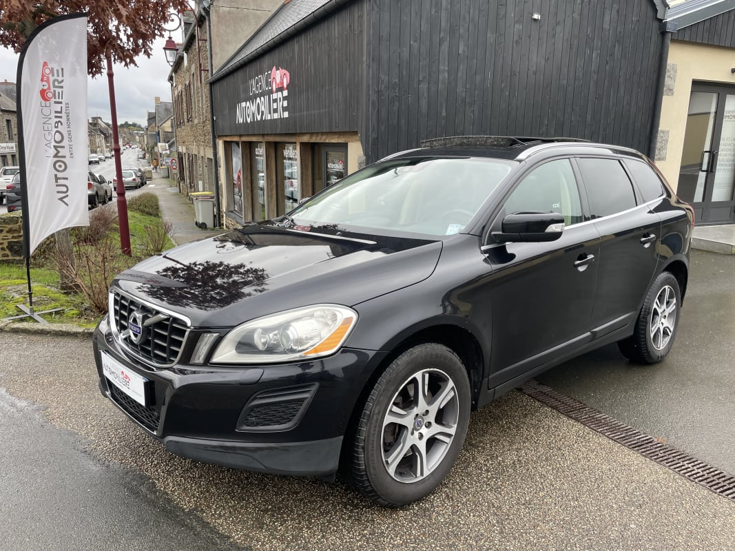 Volvo XC60 AWD D5 XENIUM 205 CH GEARTRONIC A — 1