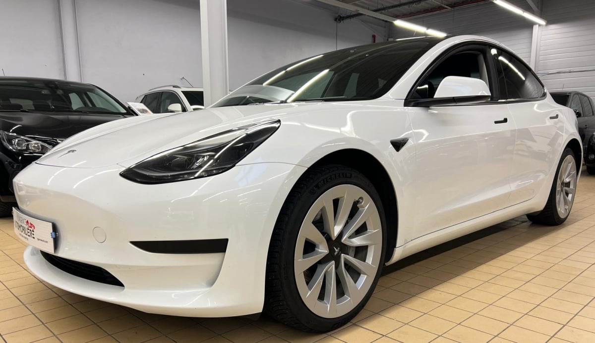 Tesla Model 3 STANDARD RANGE RWD PREMIUM — 1
