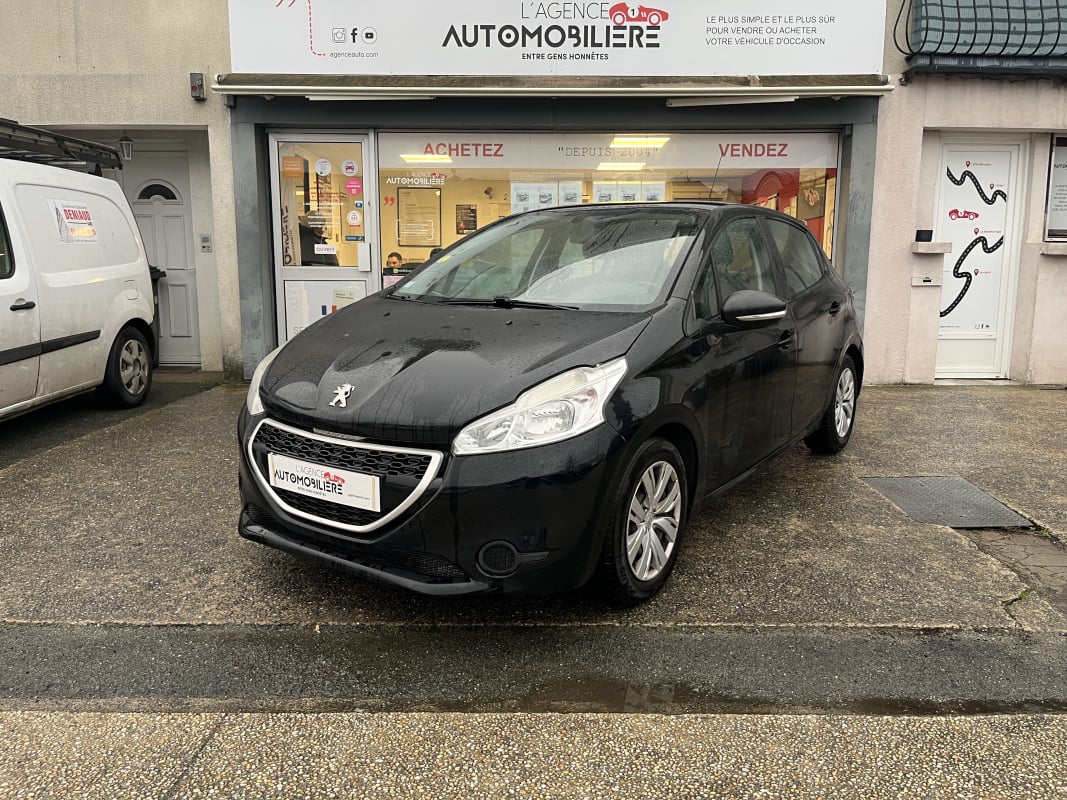 Peugeot 208 1.4 HDi 68 cv Business (2 places) - Distribution à jour