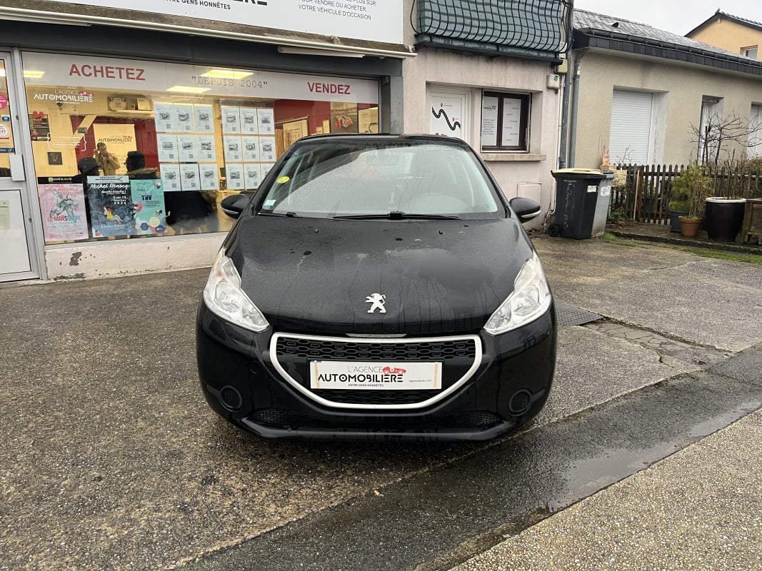 Peugeot 208 1.4 HDi 68 cv Business (2 places) - Distribution à jour — 2