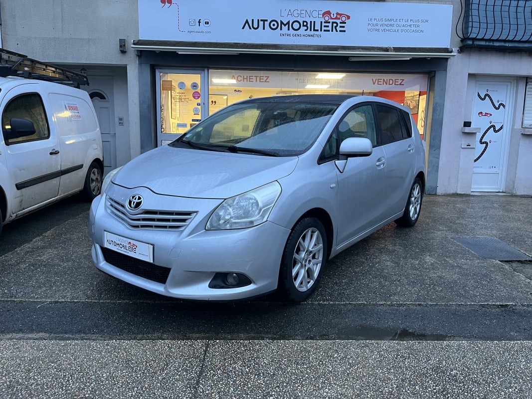 Toyota Verso 2.0 D4D 126 cv Active - Toit panoramique Distribution à chaine — 1
