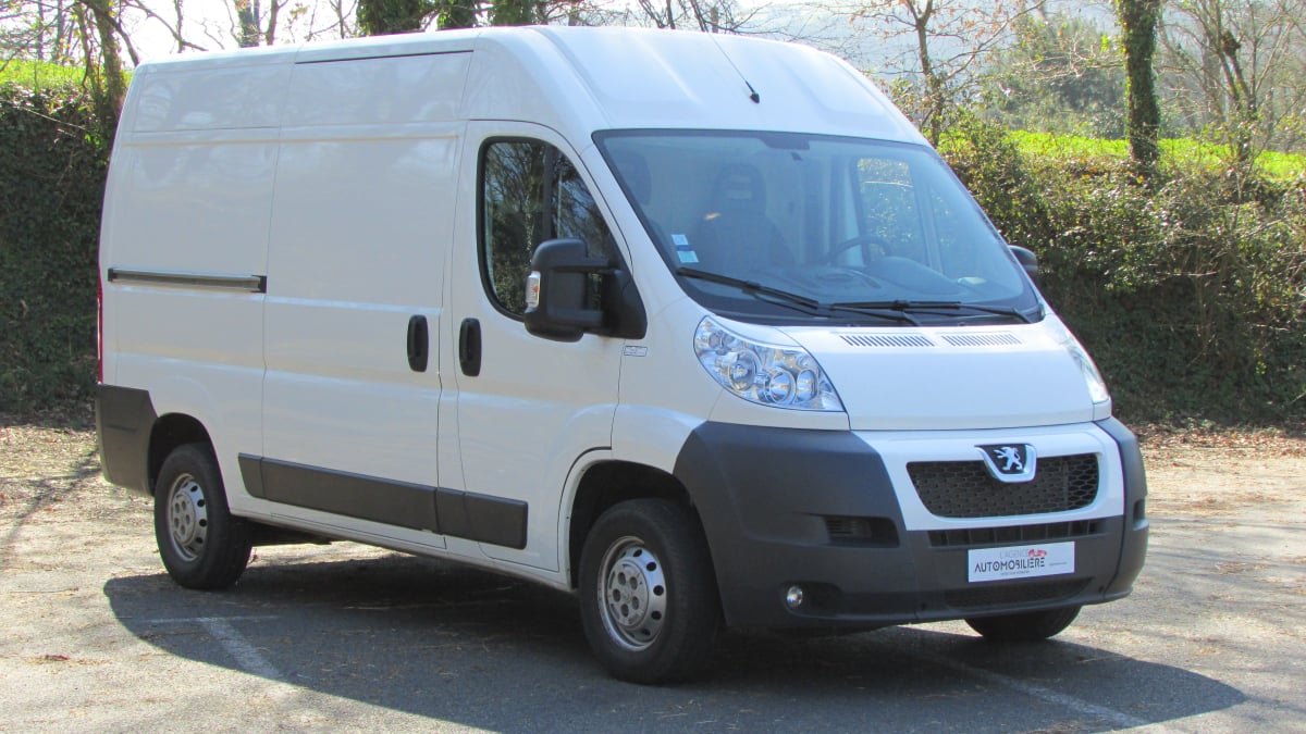 Peugeot Boxer FOURGON 3,3T L2H2 2,2L HDI 130CH PACK CD CLIM PLUS — 1