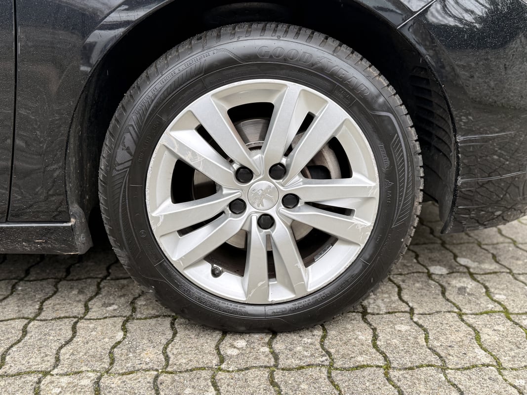 Peugeot 308 SW 1.5 BLUEHDI 130 S&S ACTIVE BUSINESS EAT6 — 21