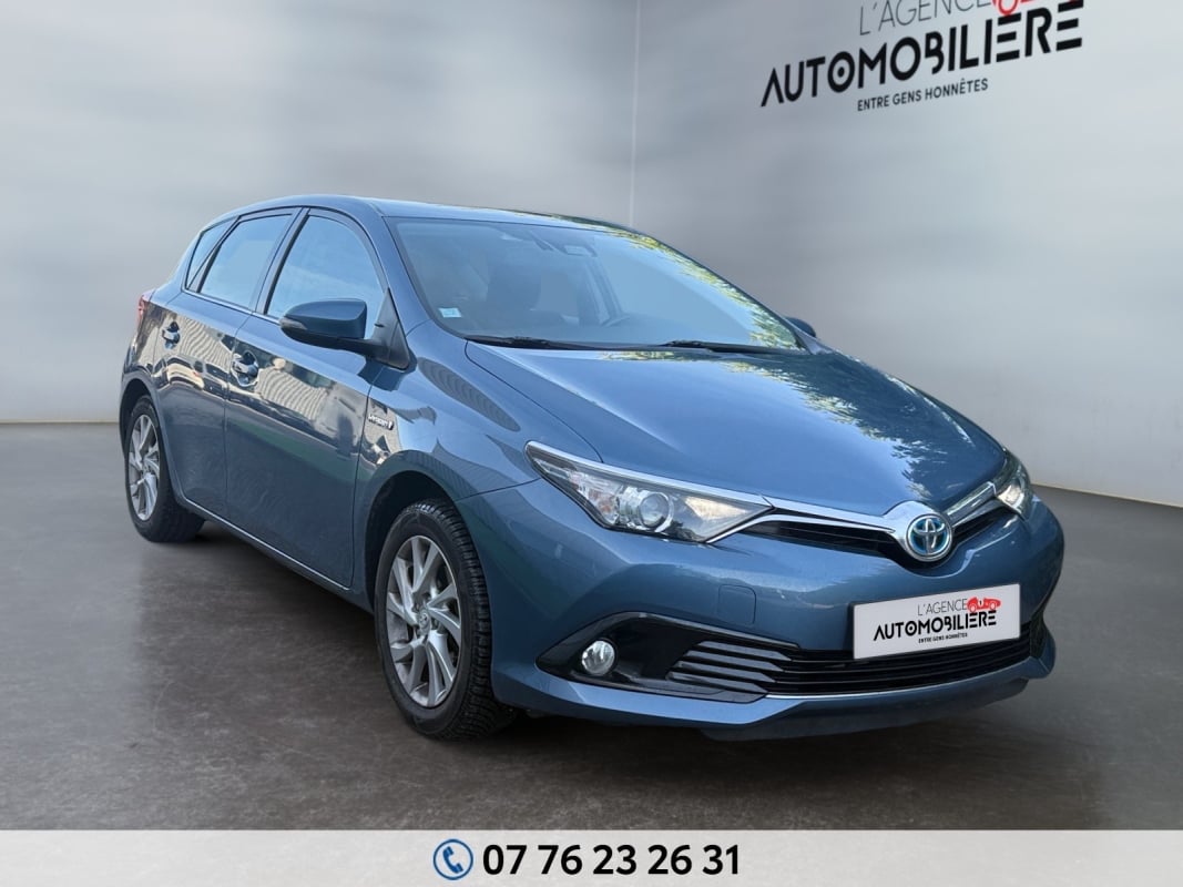Toyota Auris 1.8 i Hybride 136h Dynamic — 1