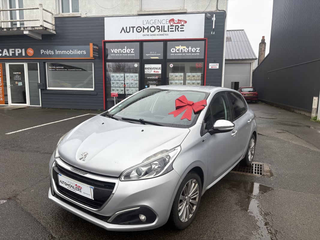 Peugeot 208 1.6 Diesel 75 ch BVM5 STYLE (Distri faite et garantie 6 mois)) — 1