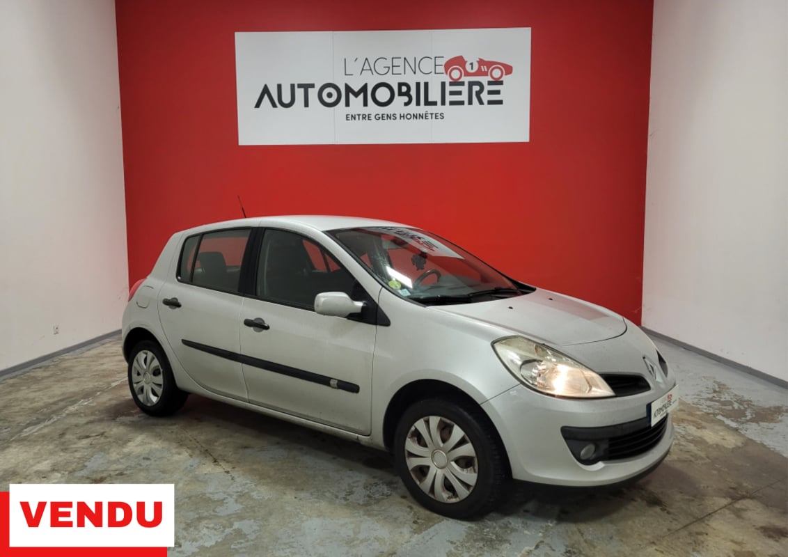 Renault Clio CLIO 3 1.2 75 5 PORTES + CLIMATISATION + DISTRIBUTION NEUVE — 1