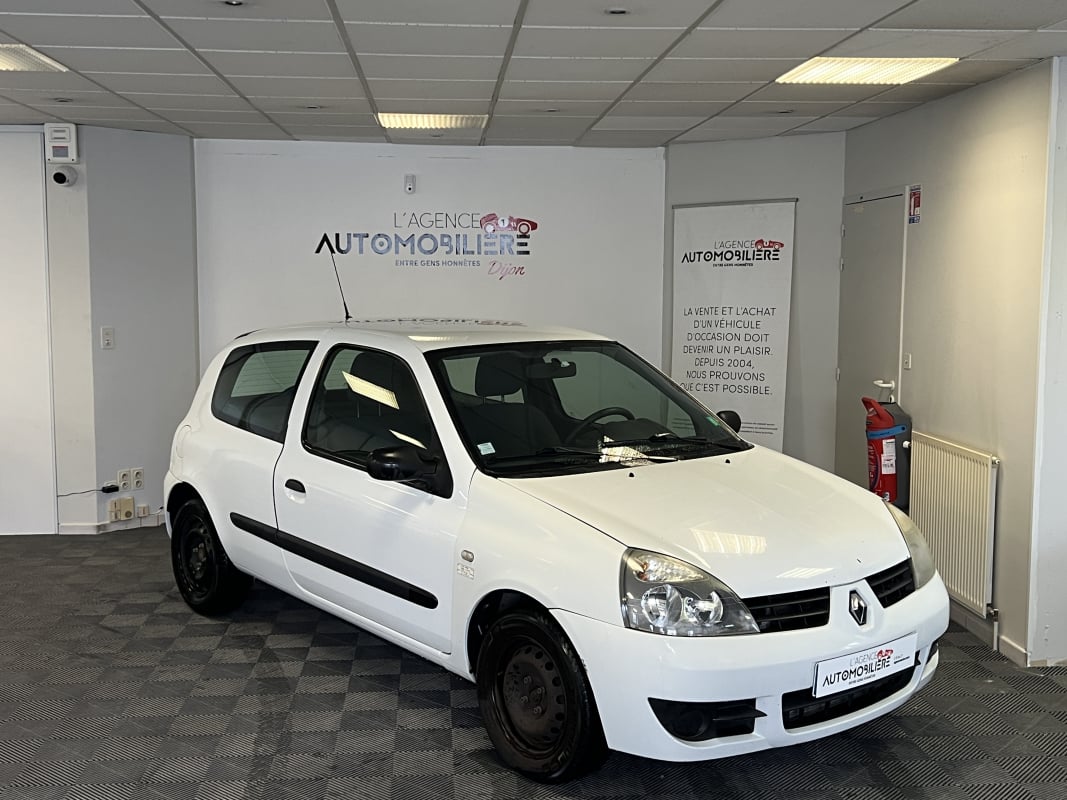 Renault Clio Campus Sté 1.5 dCi 65ch Générique Distribution OK — 1