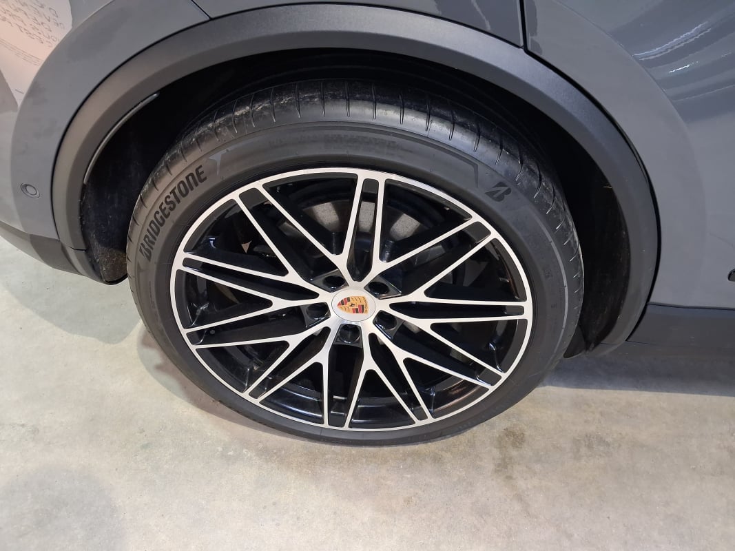 Porsche Macan 100 kWh Led Matrix Noir, Pack Black, Jantes 22" — 38