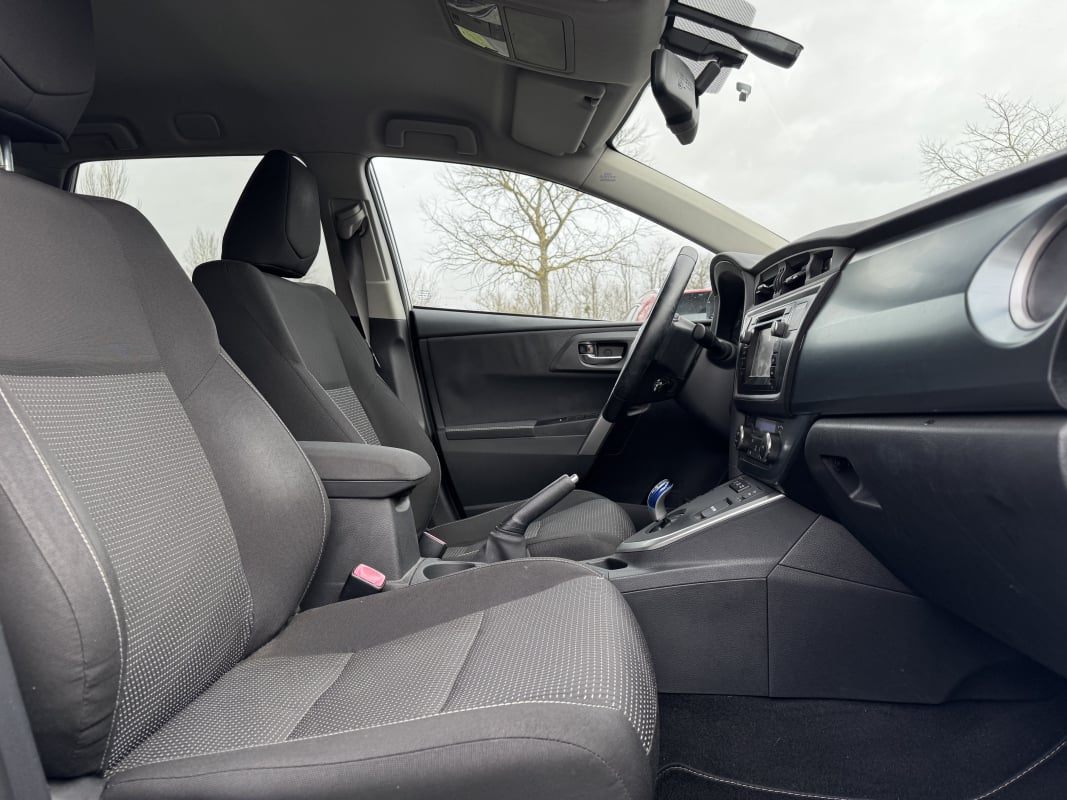 Toyota Auris 1.8 TS HYBRID NG 136 CV DYNAMIC — 19