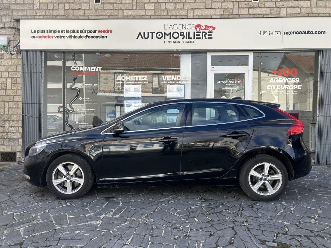 Volvo V40 Business Momentum 120CH 2.0 - GEARTRONIC - SUIVI D'ENTRETIEN — 2