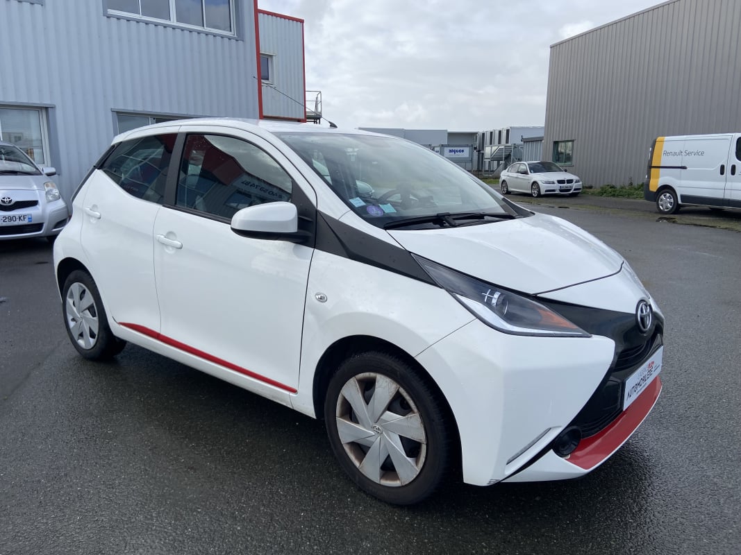 Toyota Aygo 1.0 VVT-i 69CH XPLAY 5P | 1ERE MAIN | GARANTIE 6 MOIS — 1