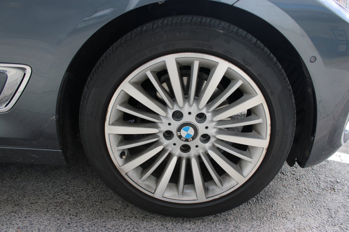 BMW Série 3 GRAN TURISMO 318d 143Ch LUXURY ( Toit ouvrant, Caméra 360°, Moteur à chaîne ... ) — 30