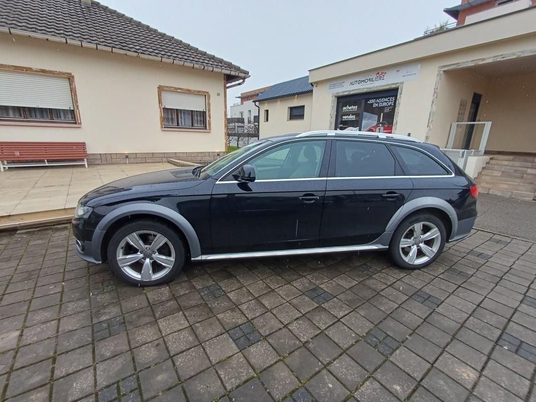 Audi A4 Allroad 2.0 TDI 143 CH Avant Quattro Ambition Luxe (B8) — 2