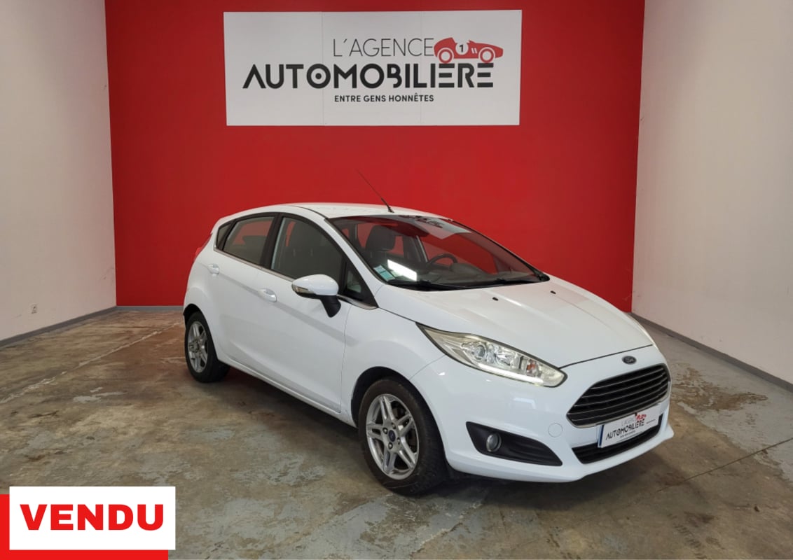 Ford Fiesta 1.0 ECOBOOST 100 TITANIUM 1ERE MAIN + ATTELAGE — 1