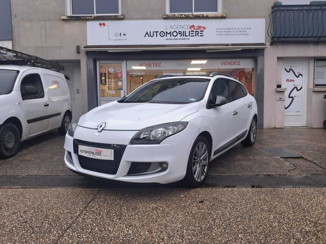 Renault Megane III Estate 1.9 dCi 130cv GT Line BOSE - Suivi complet — 1