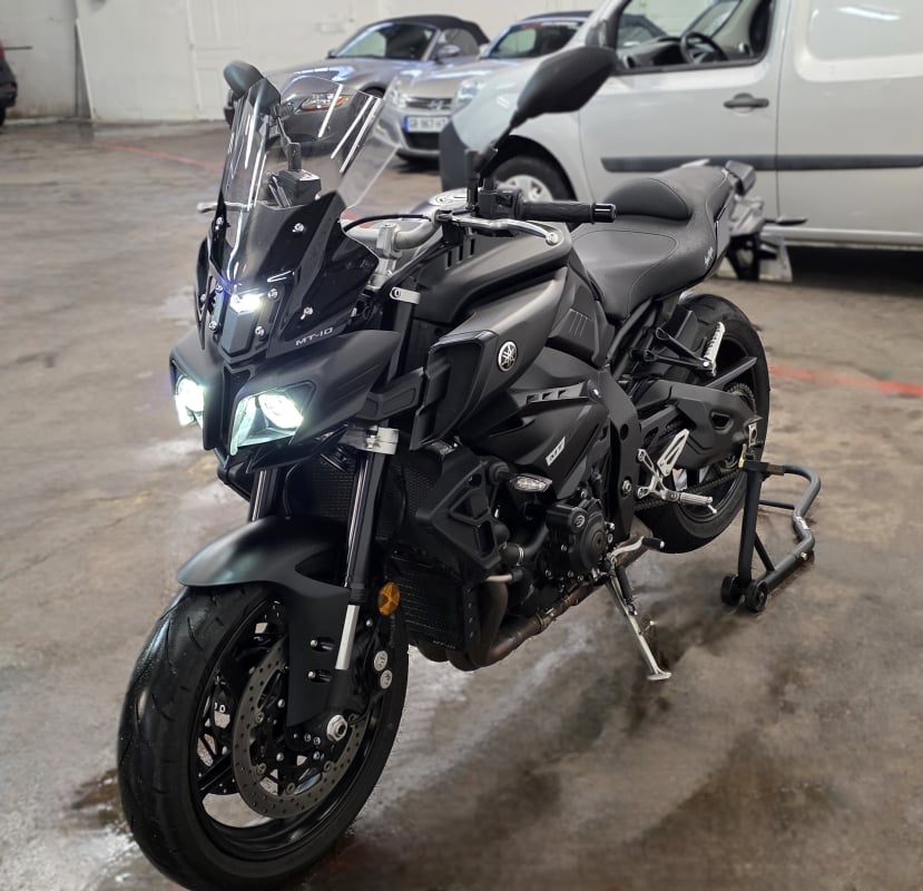 Yamaha MT 10 FULL Black 1000cm2 - 1ere main — 2