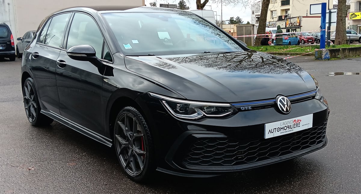 Volkswagen Golf GTE 1.4 TSi 245CV in Hybrid DSG6 — 1