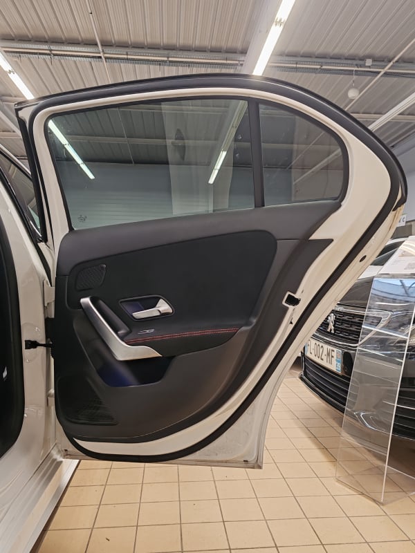 Mercedes-Benz Classe A IV 180 D AMG LINE 7G - DCT — 28