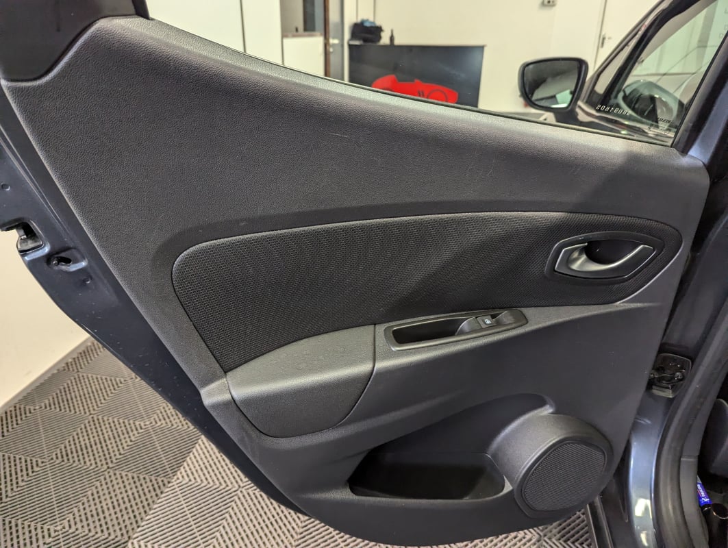 Renault Clio IV (2) 1.2 TCE 120 ENERGY INTENS — 26