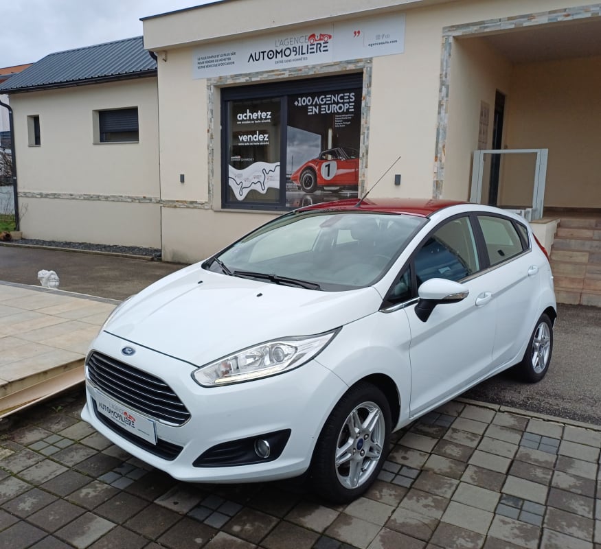 Ford Fiesta 1.0 l Ecoboost 100CH Titanium RADAR RECUL - REGULALTEUR - TELEPHONE — 1