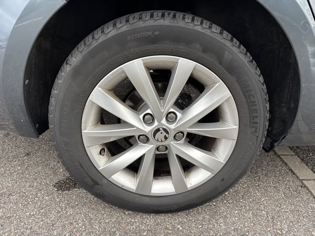 Skoda Octavia Combi 2.0 TDI 150 DSG7 - GARANTIE 12 MOIS — 26