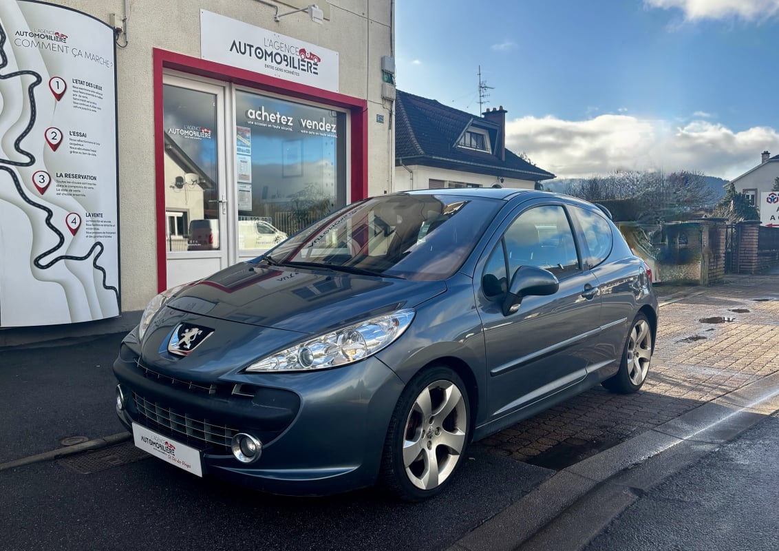 Peugeot 207 1.6 HDi 16V 110 cv FELINE Toit Panoramique — 1