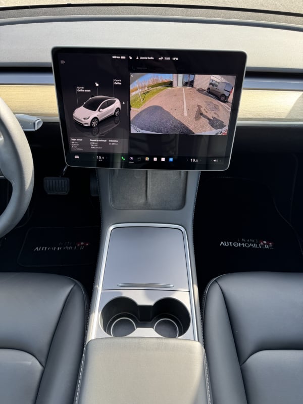 Tesla Model Y 300 AUTONOMIE STANDARD RWD 347cv — 20