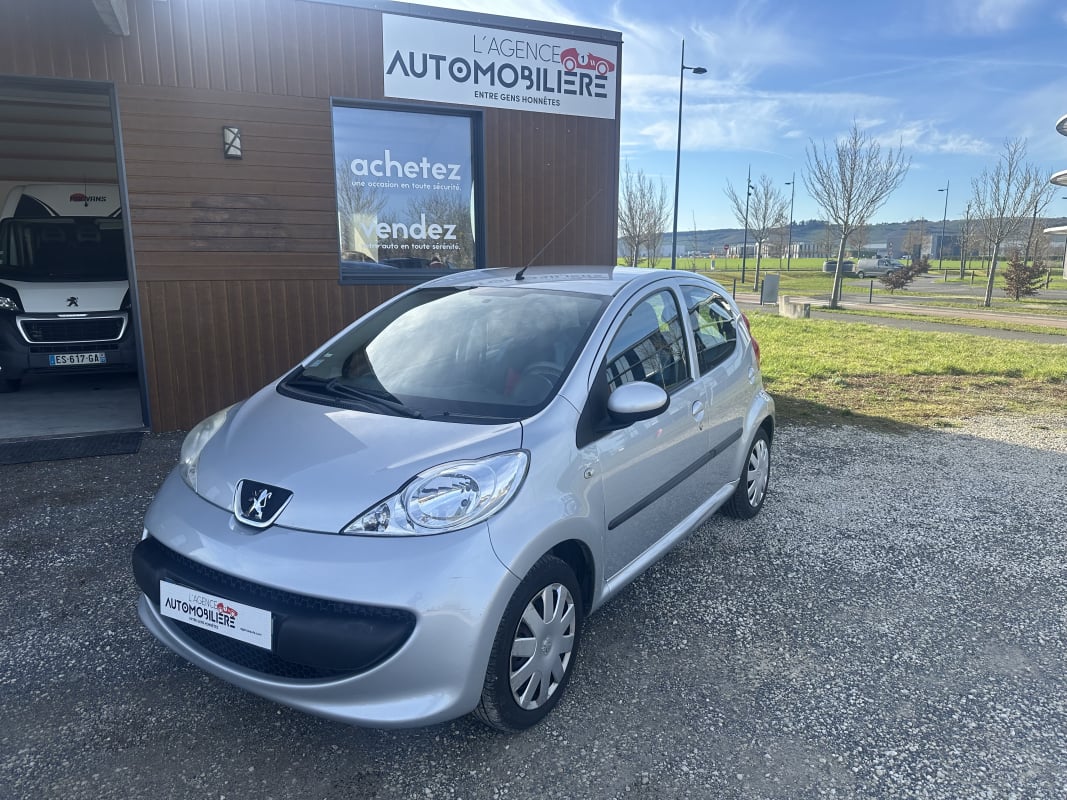 Peugeot 107 URBAN MOVE 5 Portes 1.0 i 12V 68 CH MOTEUR A CHAINE PACK CLIM CENTRALISATION ELECTRIQUE — 1